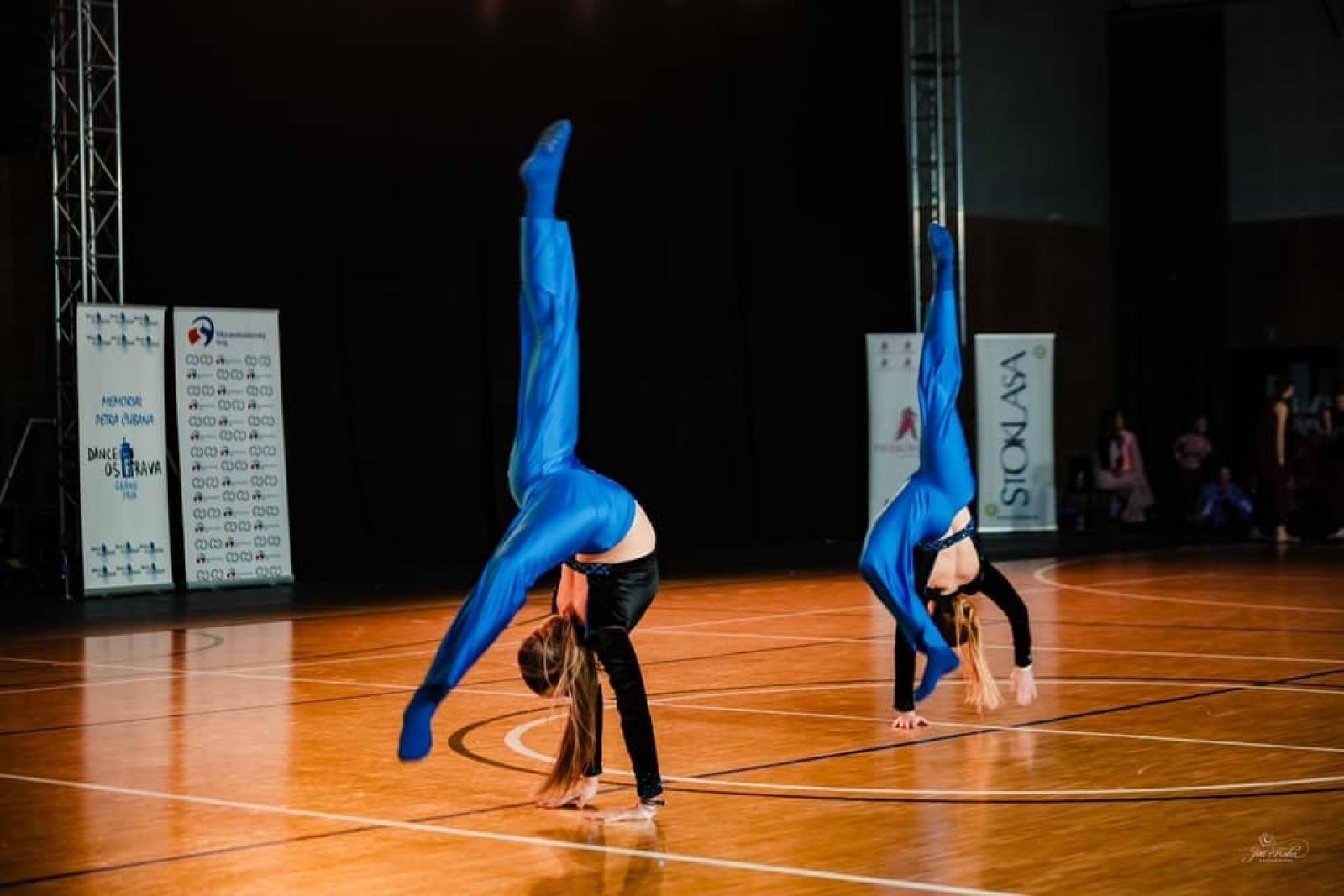 Zdjęcie w galerii na portalu naszraciborz.pl: Tancerze ze SKAZY wicemistrzyniami i wicemistrzami Europy Międzynarodowej Federacji Tańca WADF wiadomości z regionu