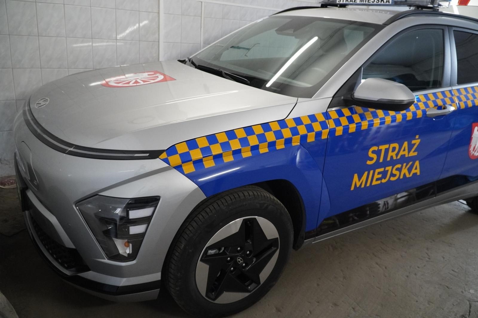 Zdjęcie w galerii na portalu naszraciborz.pl: Straż miejska w Raciborzu dostała mobilne laboratorium. Może zbadać, co wylatuje z komina wiadomości z regionu