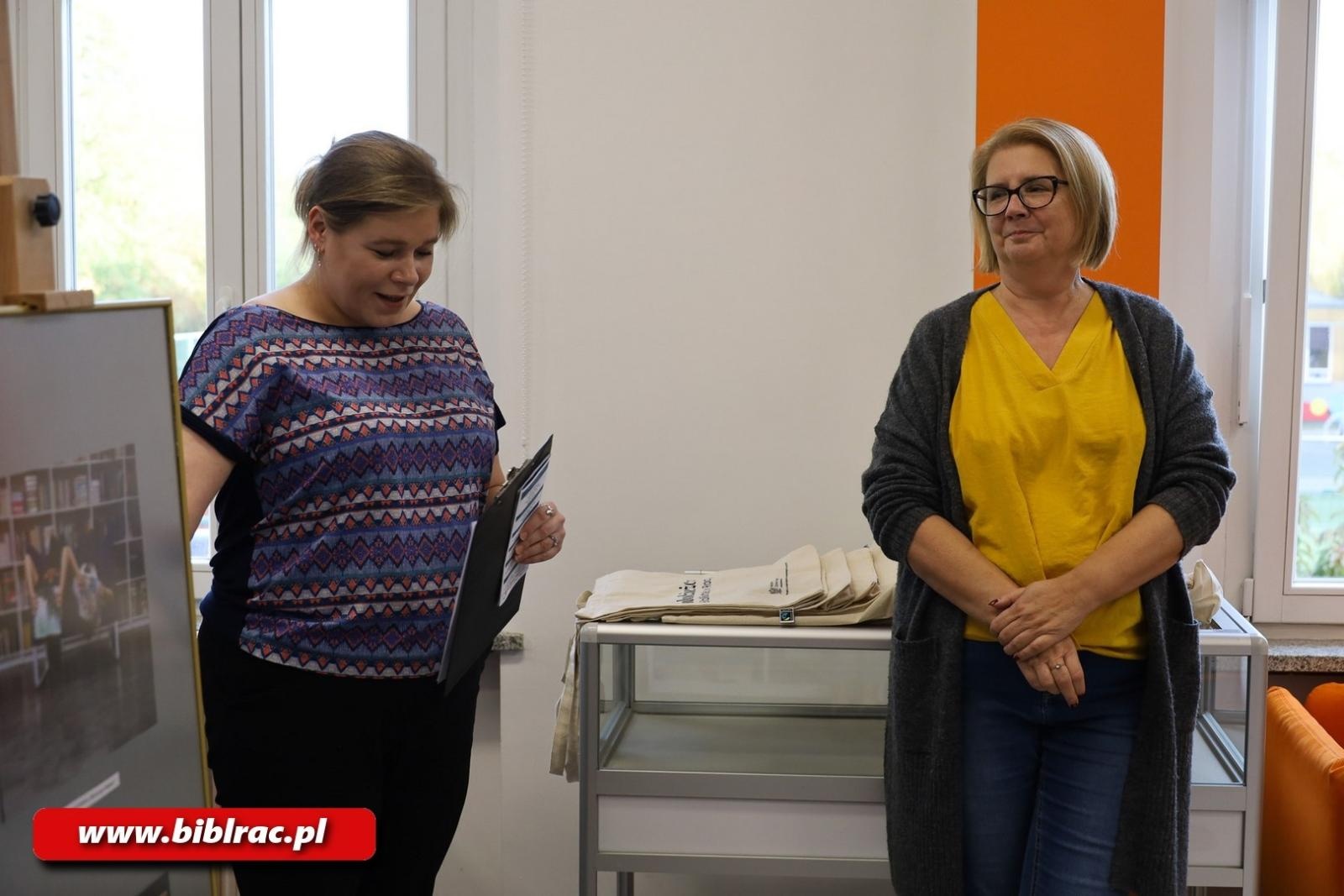 Zdjęcie w galerii na portalu naszraciborz.pl: Gdzie się czyta w Raciborzu. Wyniki konkursu wiadomości z regionu