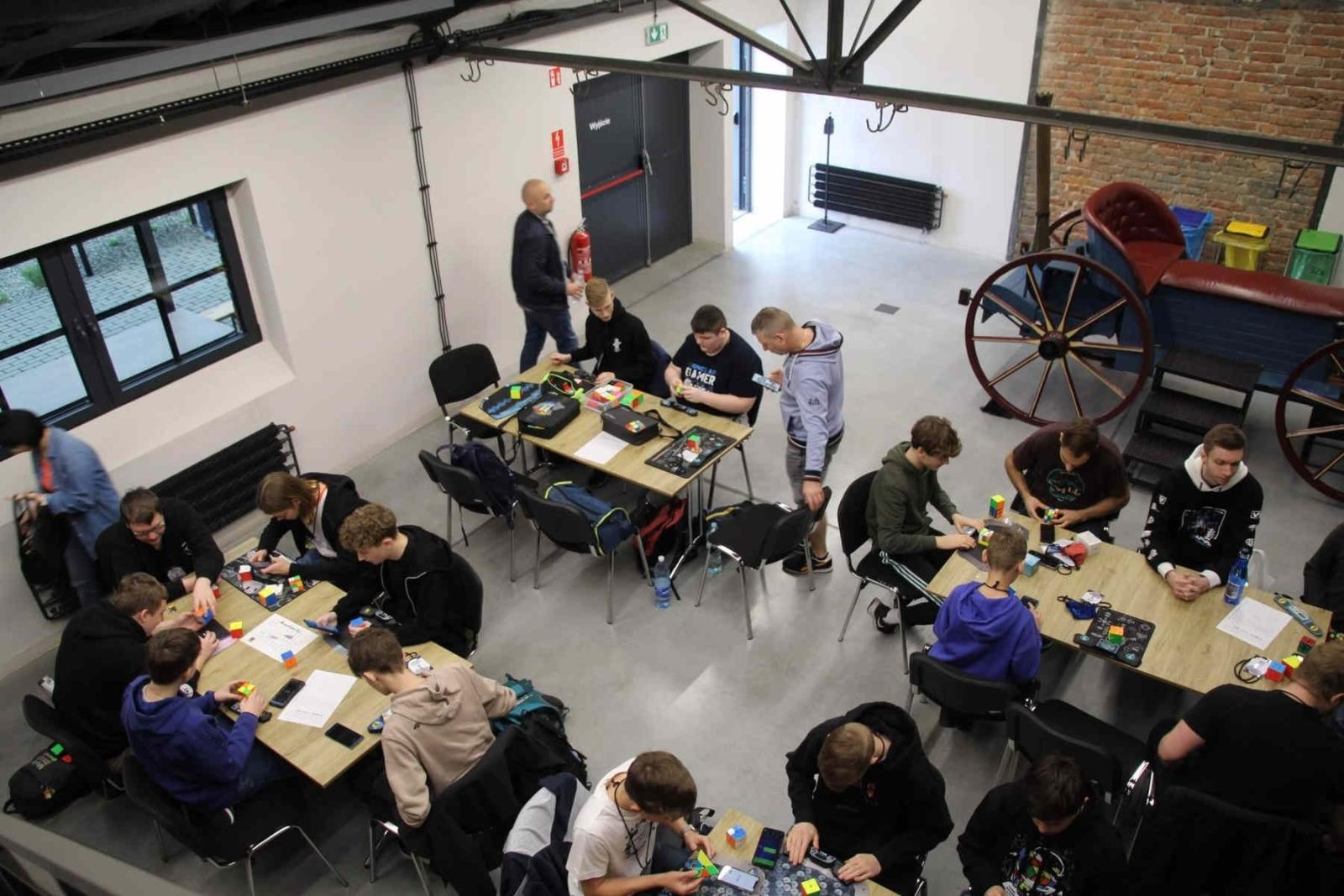 Zdjęcie w galerii na portalu naszraciborz.pl: Ignacy ponownie ugości mistrzów speedcubingu wiadomości z regionu