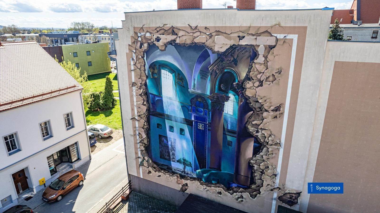 Zdjęcie w galerii na portalu naszraciborz.pl: Mural wdzięczności we Wrocławiu: raciborzanin oddaje hołd bohaterom powodzi wiadomości z regionu