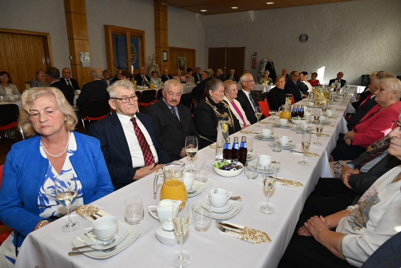 Zdjęcie w galerii na portalu naszraciborz.pl: Blisko trzydzieści par świętowało złote gody w Krzyżanowicach wiadomości z regionu