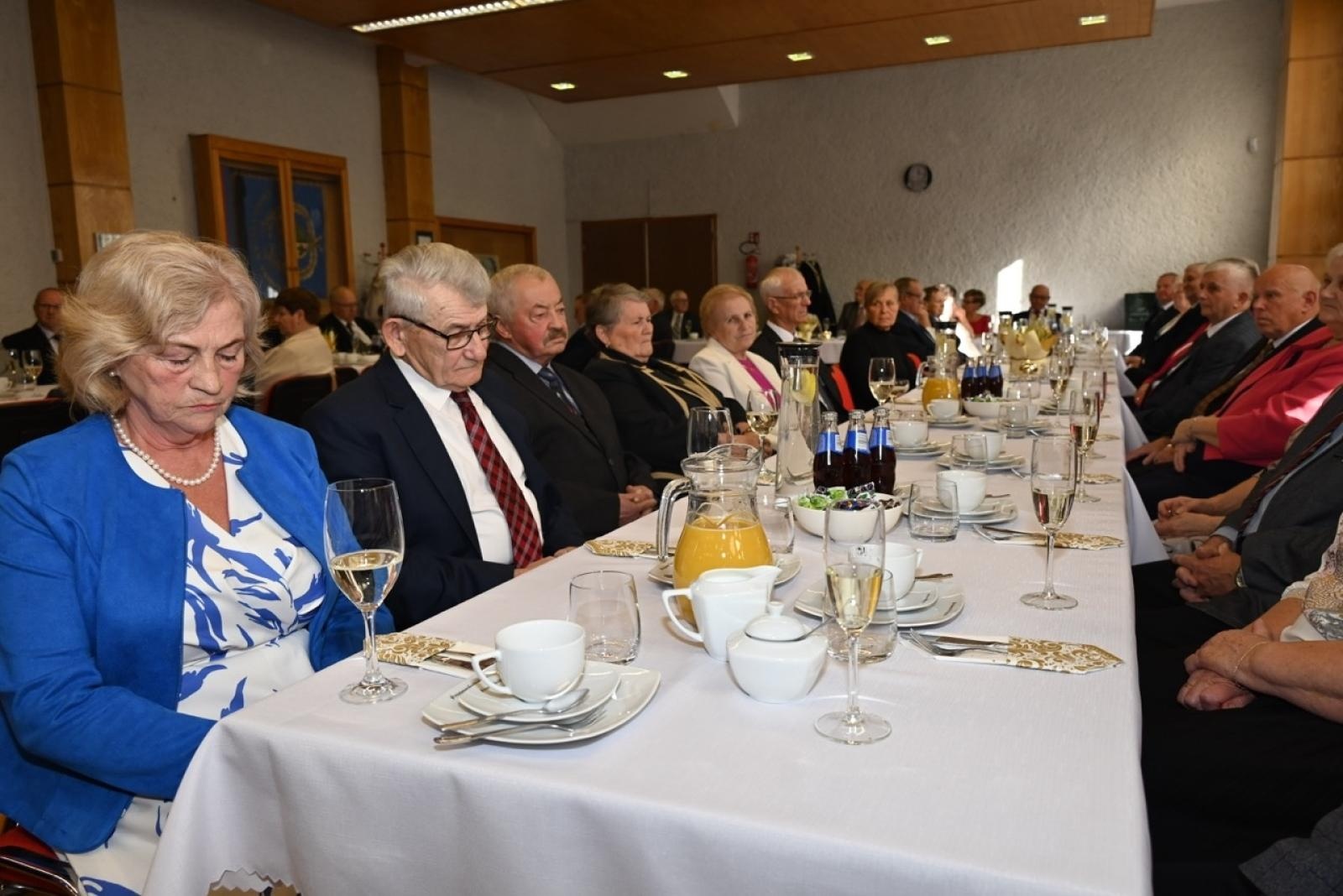 Zdjęcie w galerii na portalu naszraciborz.pl: Blisko trzydzieści par świętowało złote gody w Krzyżanowicach wiadomości z regionu