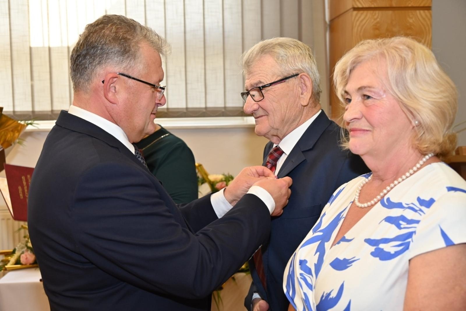 Zdjęcie w galerii na portalu naszraciborz.pl: Blisko trzydzieści par świętowało złote gody w Krzyżanowicach wiadomości z regionu