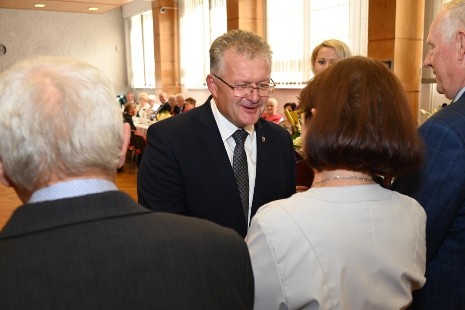 Zdjęcie w galerii na portalu naszraciborz.pl: Blisko trzydzieści par świętowało złote gody w Krzyżanowicach wiadomości z regionu