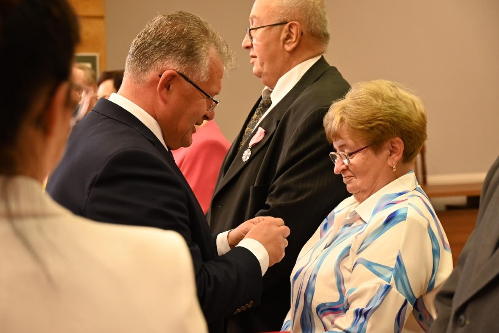 Zdjęcie w galerii na portalu naszraciborz.pl: Blisko trzydzieści par świętowało złote gody w Krzyżanowicach wiadomości z regionu