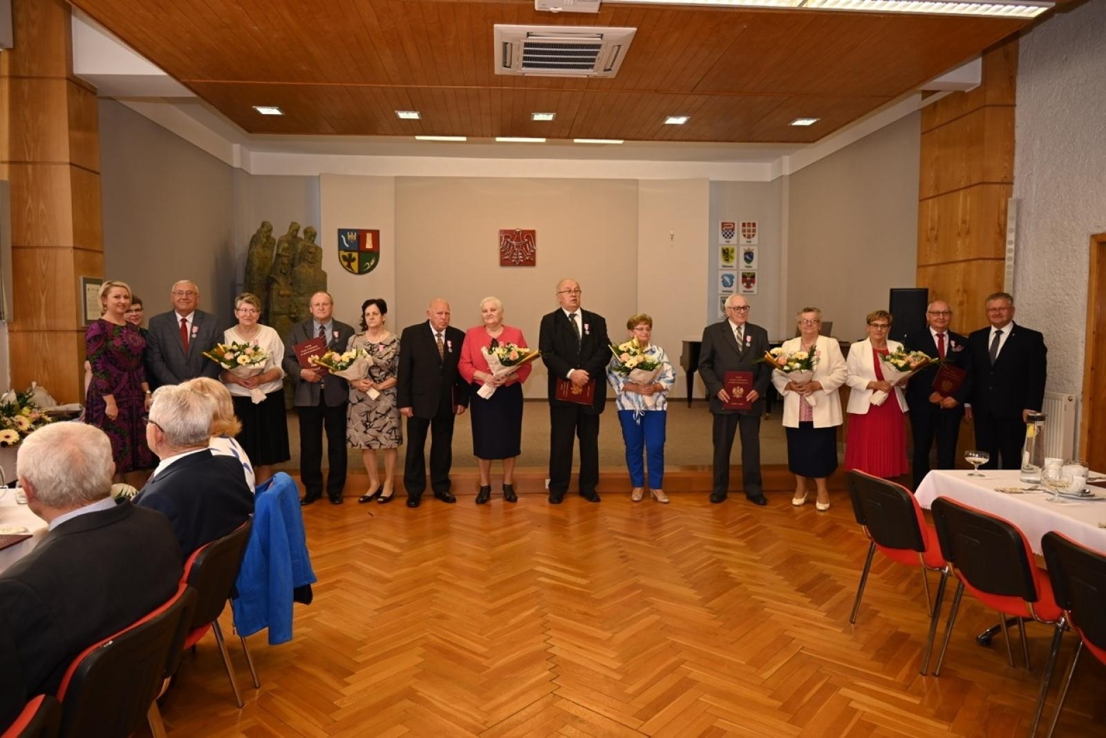 Zdjęcie w galerii na portalu naszraciborz.pl: Blisko trzydzieści par świętowało złote gody w Krzyżanowicach wiadomości z regionu