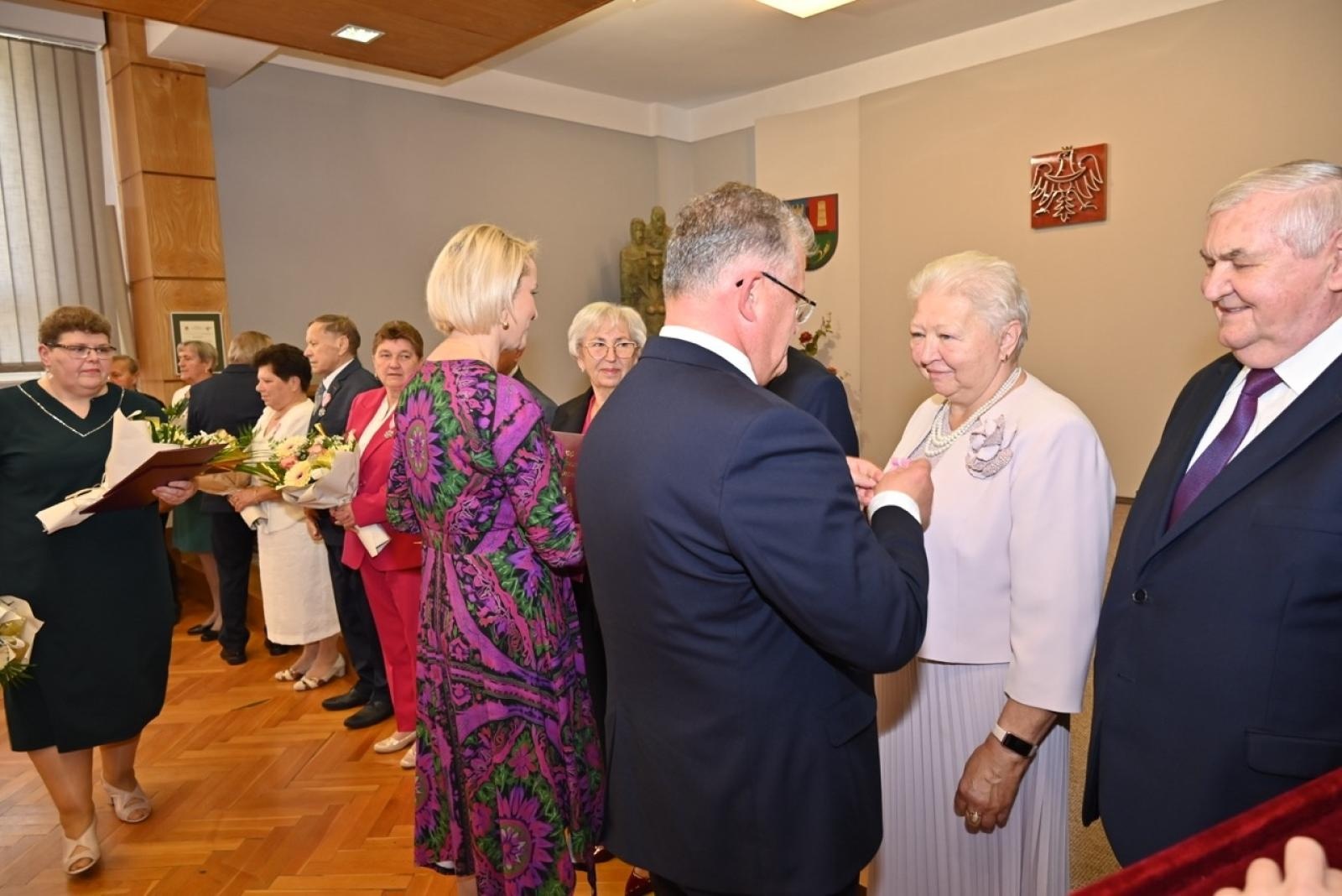 Zdjęcie w galerii na portalu naszraciborz.pl: Blisko trzydzieści par świętowało złote gody w Krzyżanowicach wiadomości z regionu