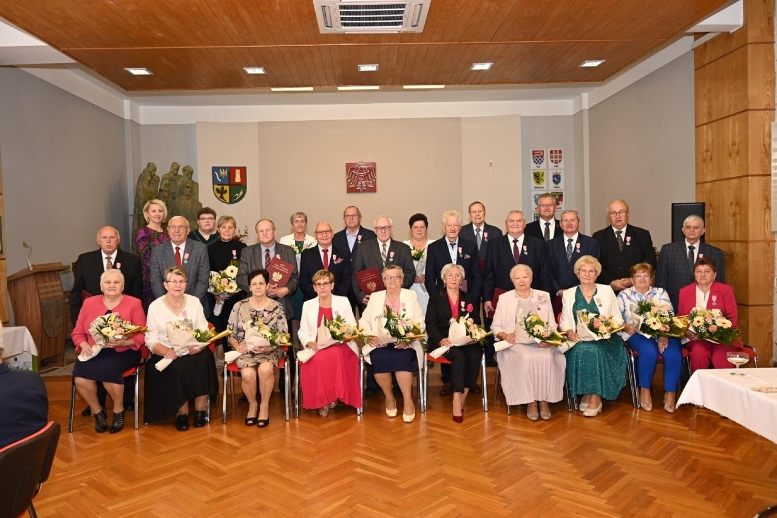 Zdjęcie w galerii na portalu naszraciborz.pl: Blisko trzydzieści par świętowało złote gody w Krzyżanowicach wiadomości z regionu