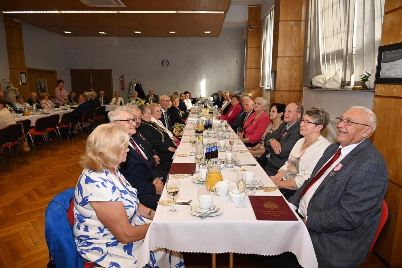 Zdjęcie w galerii na portalu naszraciborz.pl: Blisko trzydzieści par świętowało złote gody w Krzyżanowicach wiadomości z regionu