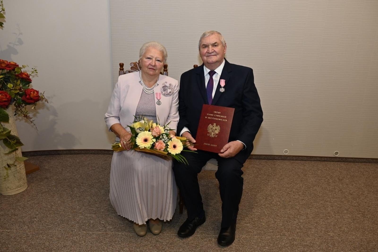 Zdjęcie w galerii na portalu naszraciborz.pl: Blisko trzydzieści par świętowało złote gody w Krzyżanowicach wiadomości z regionu