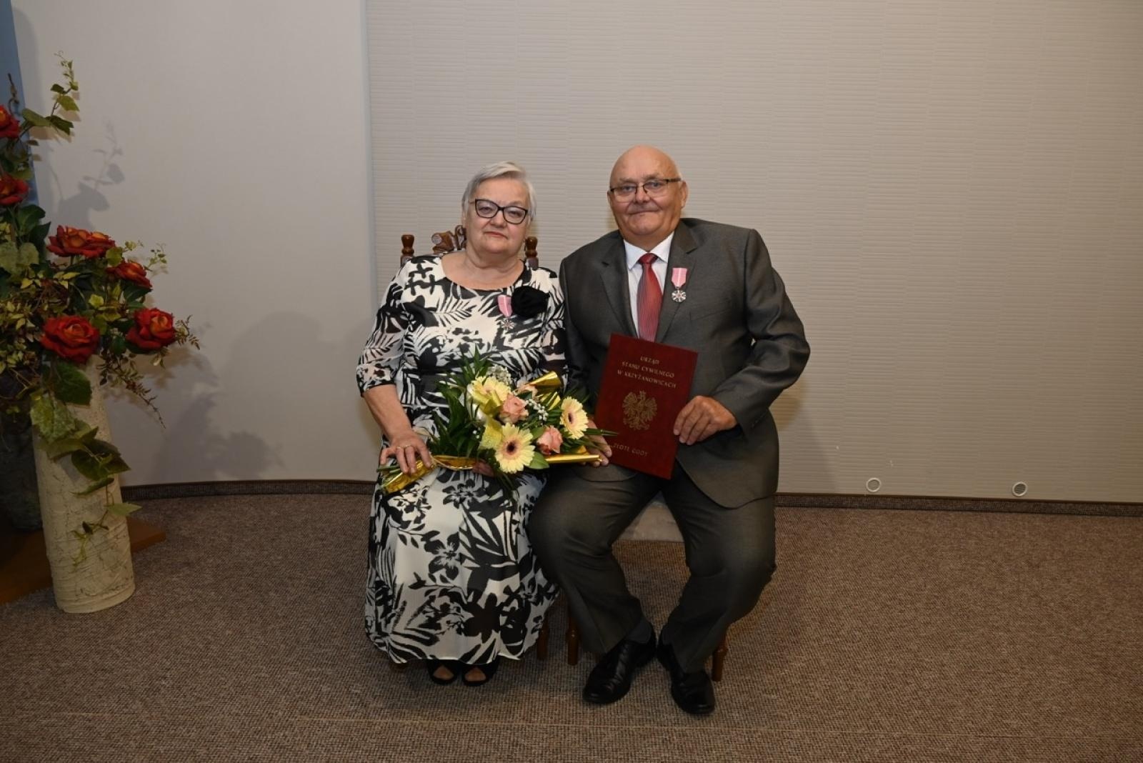 Zdjęcie w galerii na portalu naszraciborz.pl: Blisko trzydzieści par świętowało złote gody w Krzyżanowicach wiadomości z regionu