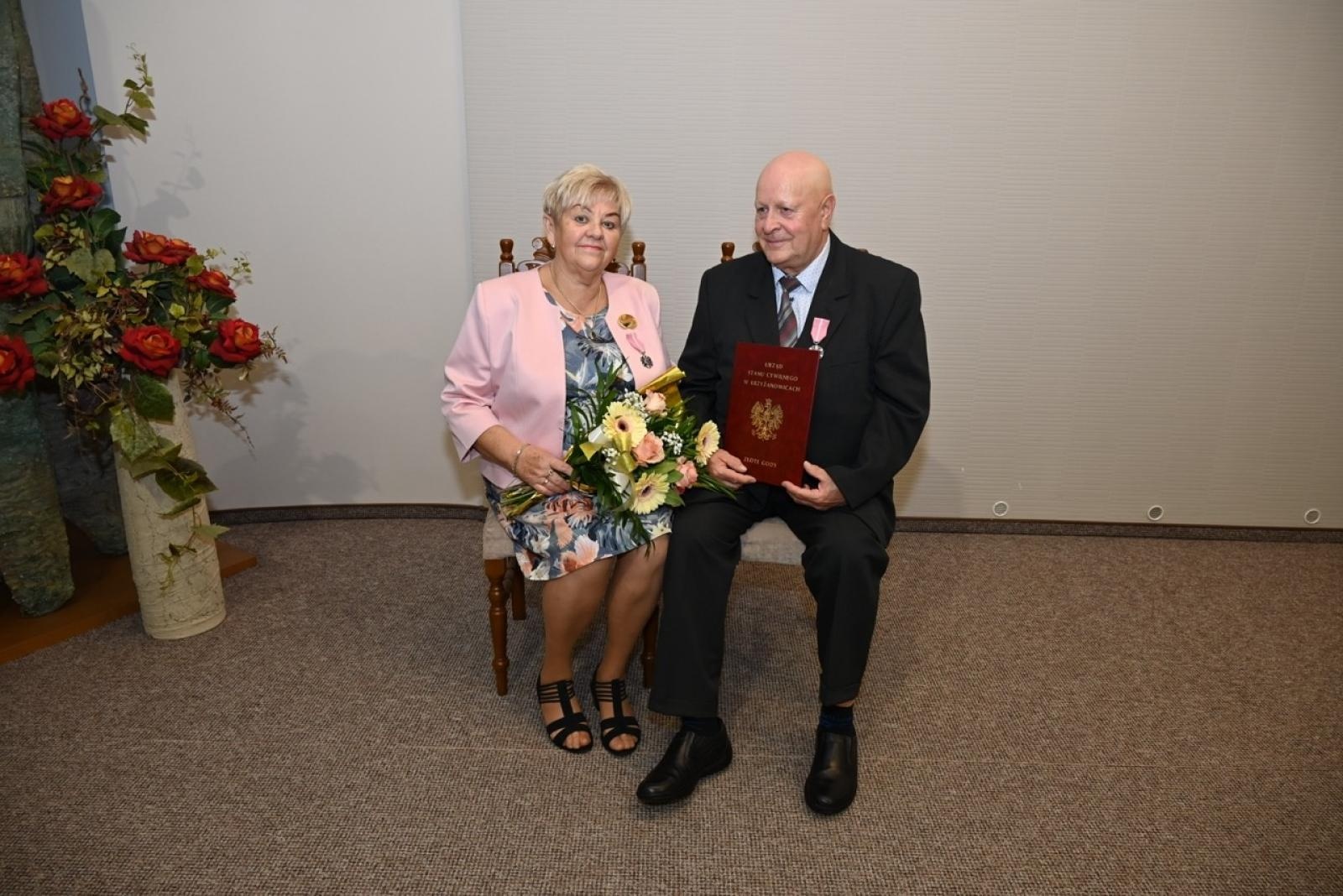 Zdjęcie w galerii na portalu naszraciborz.pl: Blisko trzydzieści par świętowało złote gody w Krzyżanowicach wiadomości z regionu