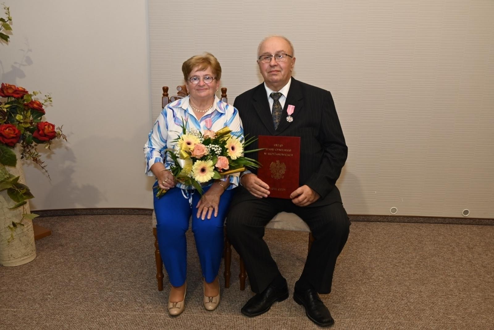 Zdjęcie w galerii na portalu naszraciborz.pl: Blisko trzydzieści par świętowało złote gody w Krzyżanowicach wiadomości z regionu