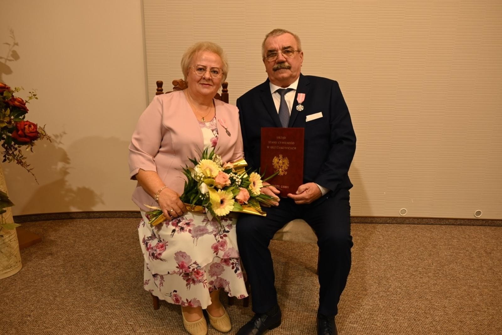 Zdjęcie w galerii na portalu naszraciborz.pl: Blisko trzydzieści par świętowało złote gody w Krzyżanowicach wiadomości z regionu