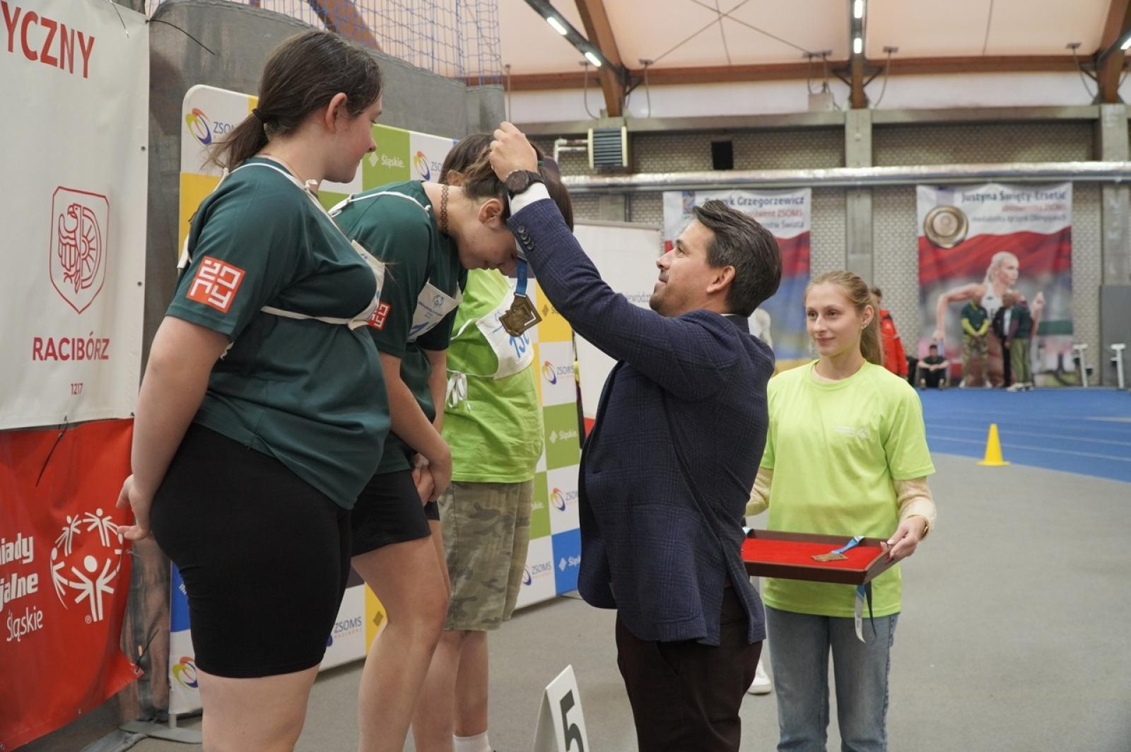 Zdjęcie w galerii na portalu naszraciborz.pl: XXII Śląski Mityng Lekkoatletyczny Olimpiad Specjalnych Racibórz 2024 wiadomości z regionu