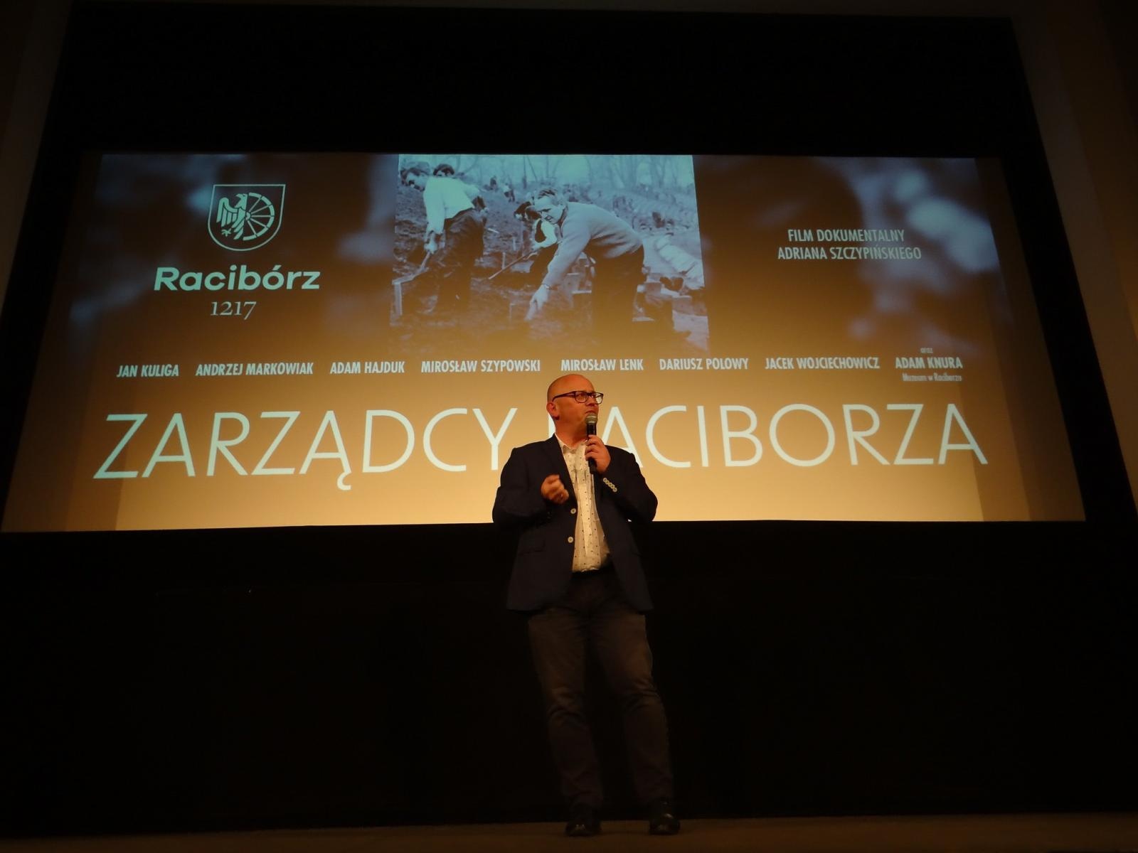 Zdjęcie w galerii na portalu naszraciborz.pl: Nie da się pogodzić Trumpa z Harris. Film o włodarzach Raciborza po premierze  wiadomości z regionu