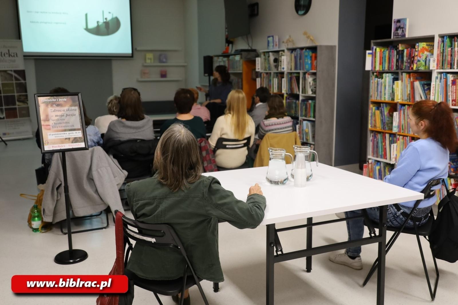 Zdjęcie w galerii na portalu naszraciborz.pl: O zdrowej skórze w bibliotece wiadomości z regionu