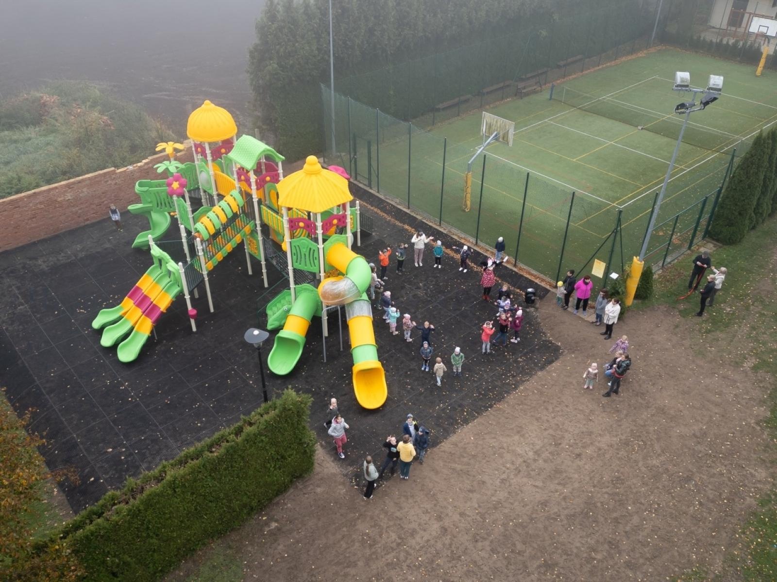 Zdjęcie w galerii na portalu naszraciborz.pl: Samborowice mają piękny plac zabaw wiadomości z regionu