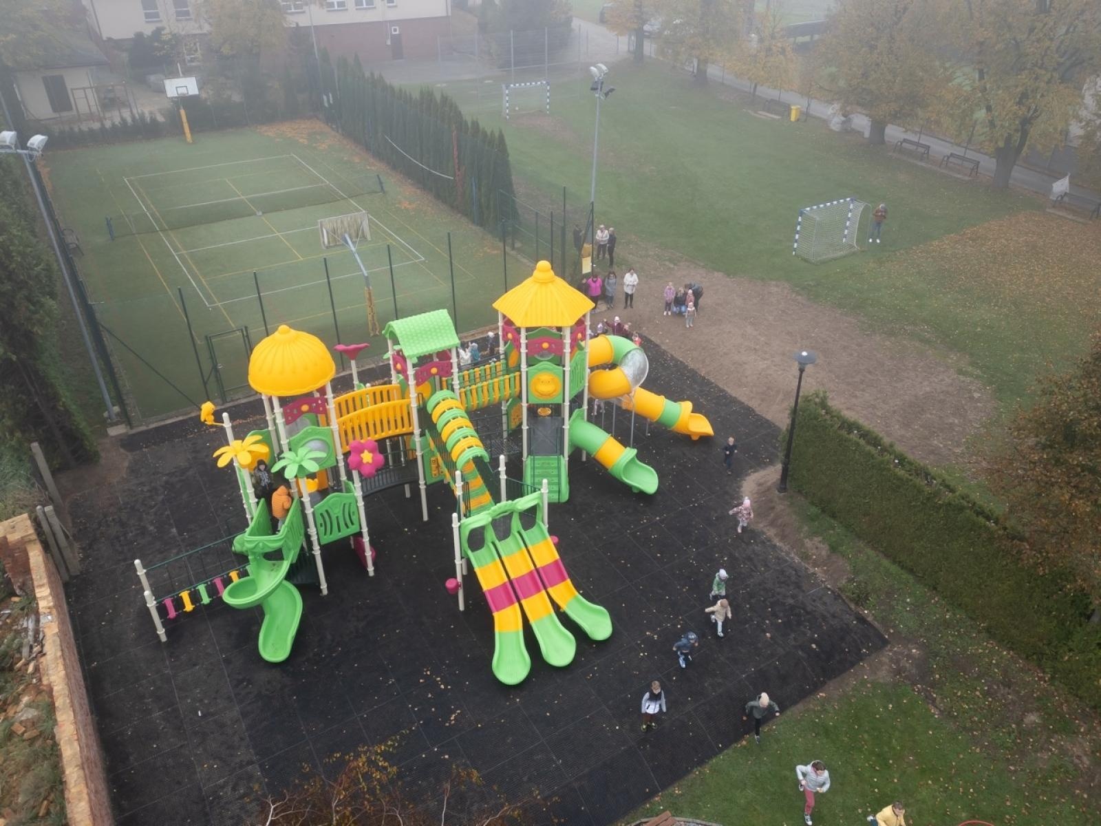 Zdjęcie w galerii na portalu naszraciborz.pl: Samborowice mają piękny plac zabaw wiadomości z regionu