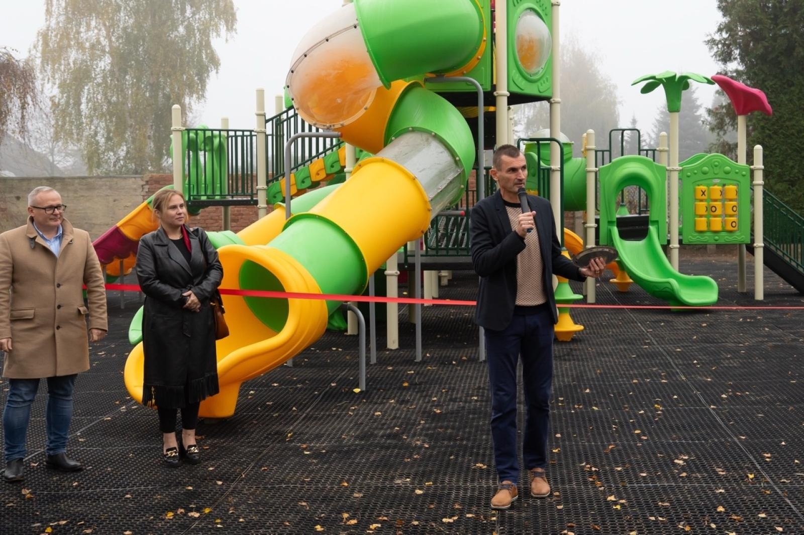 Zdjęcie w galerii na portalu naszraciborz.pl: Samborowice mają piękny plac zabaw wiadomości z regionu