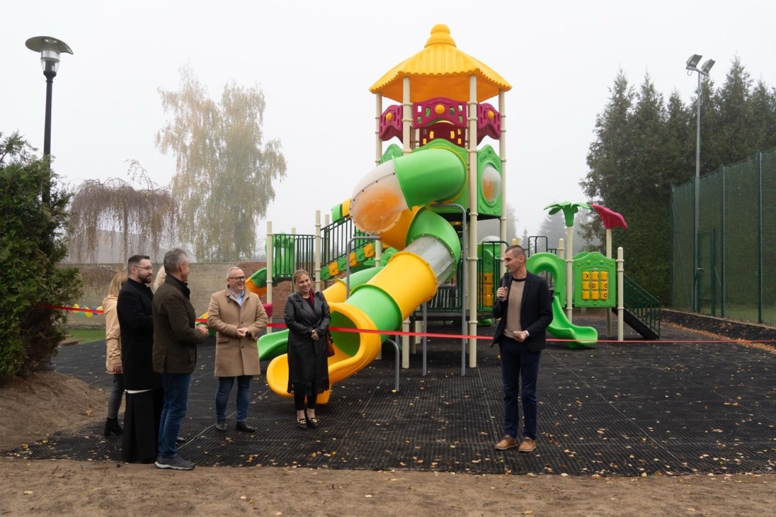 Zdjęcie w galerii na portalu naszraciborz.pl: Samborowice mają piękny plac zabaw wiadomości z regionu