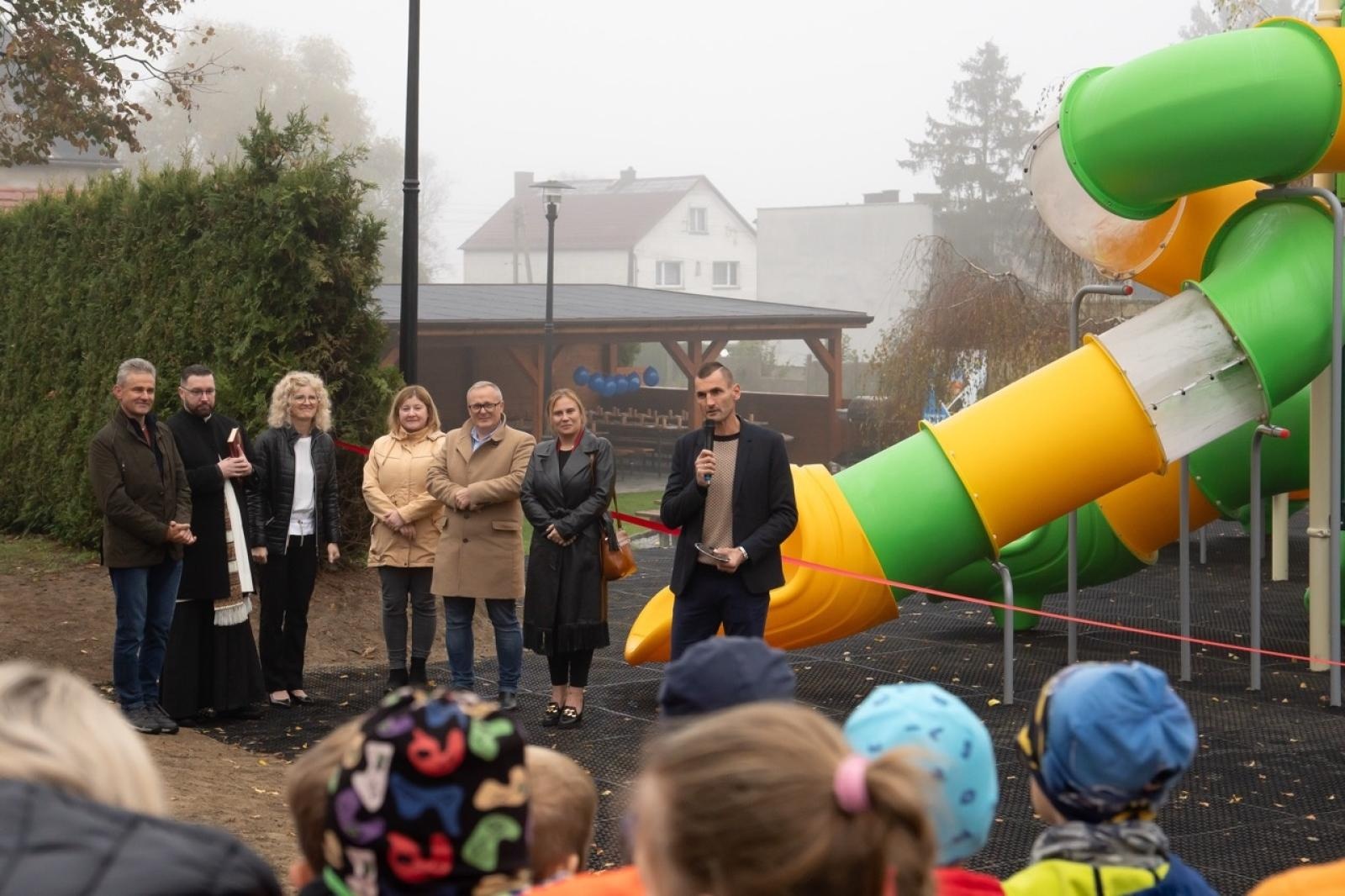 Zdjęcie w galerii na portalu naszraciborz.pl: Samborowice mają piękny plac zabaw wiadomości z regionu
