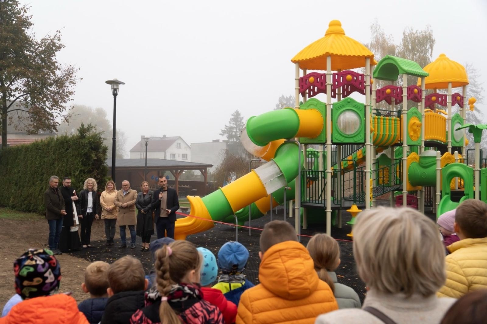 Zdjęcie w galerii na portalu naszraciborz.pl: Samborowice mają piękny plac zabaw wiadomości z regionu