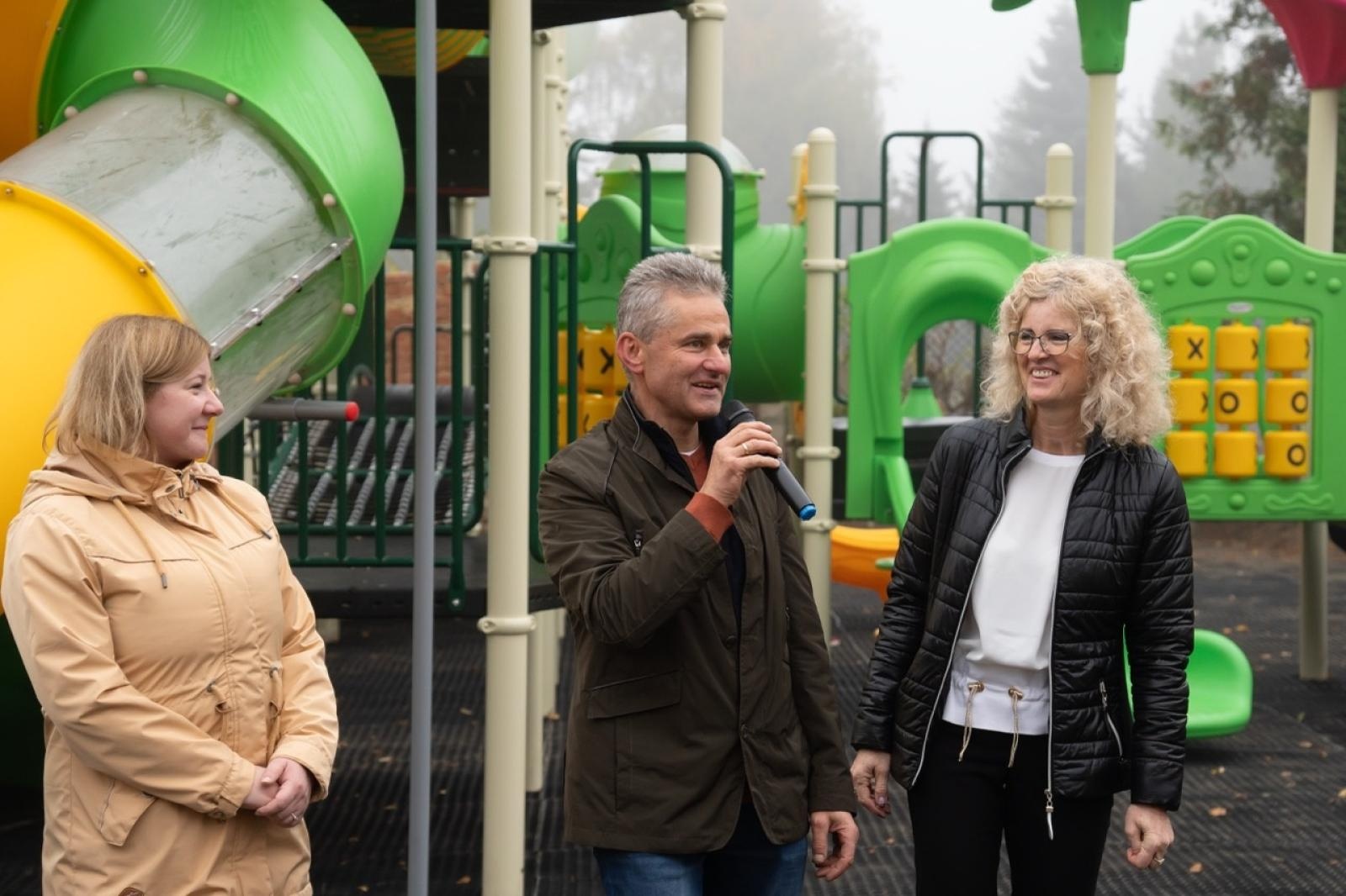 Zdjęcie w galerii na portalu naszraciborz.pl: Samborowice mają piękny plac zabaw wiadomości z regionu
