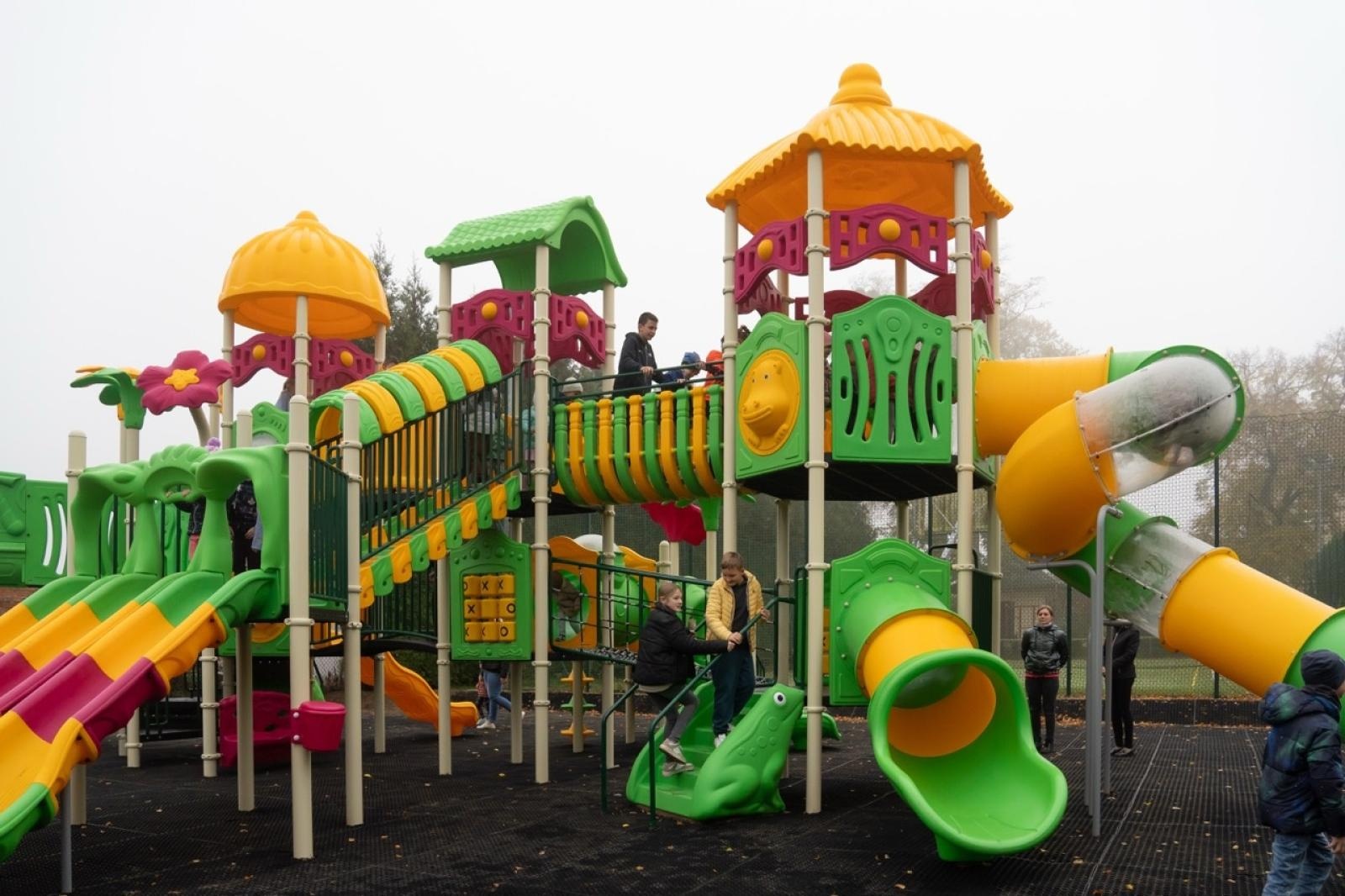 Zdjęcie w galerii na portalu naszraciborz.pl: Samborowice mają piękny plac zabaw wiadomości z regionu