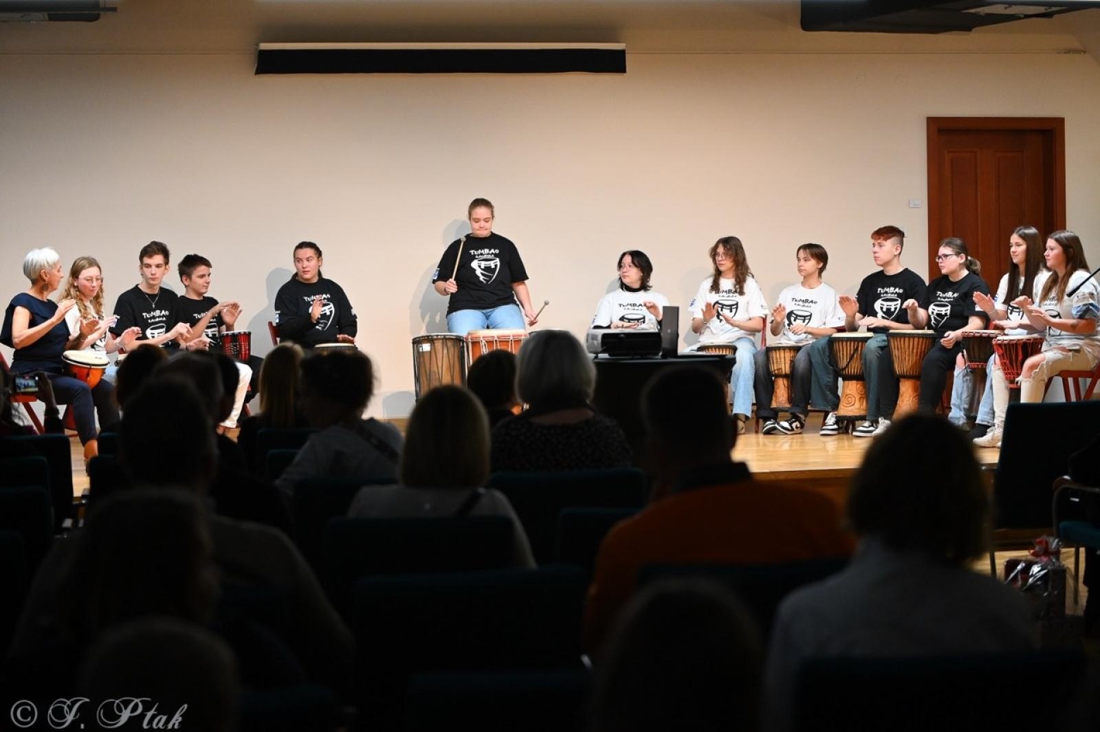 Zdjęcie w galerii na portalu naszraciborz.pl: Jubileusz 10-lecia Stowarzyszenia SPEKTRUM. Konferencja na Zamku Piastowskim wiadomości z regionu