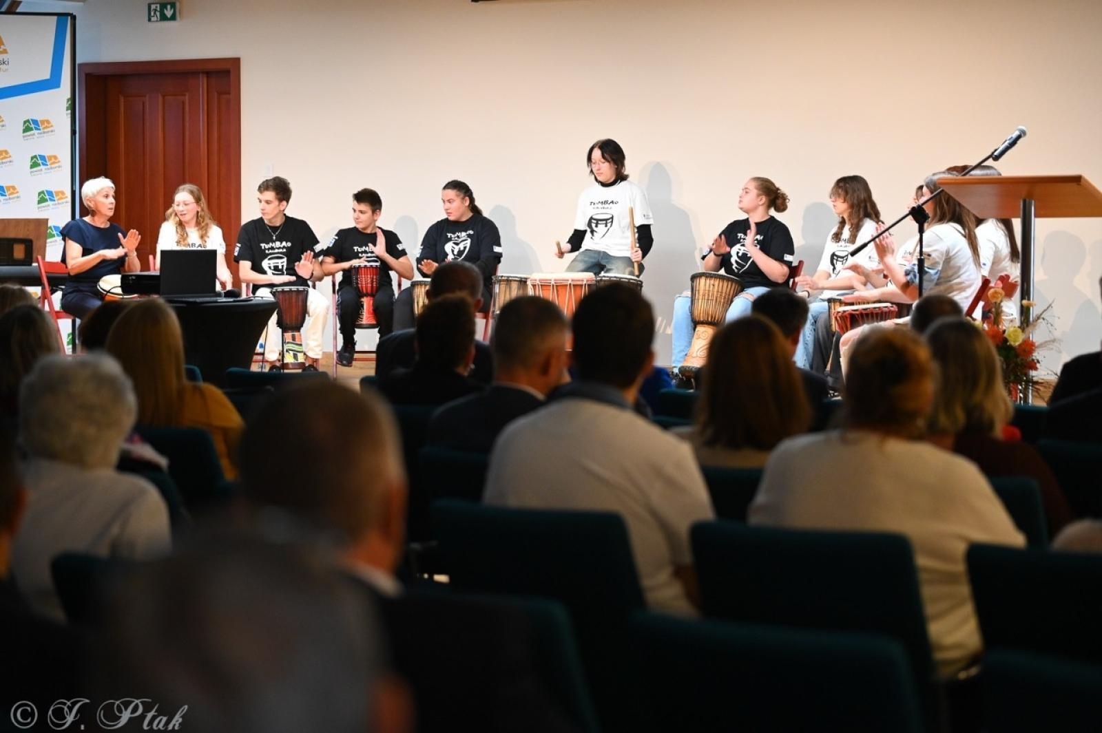 Zdjęcie w galerii na portalu naszraciborz.pl: Jubileusz 10-lecia Stowarzyszenia SPEKTRUM. Konferencja na Zamku Piastowskim wiadomości z regionu