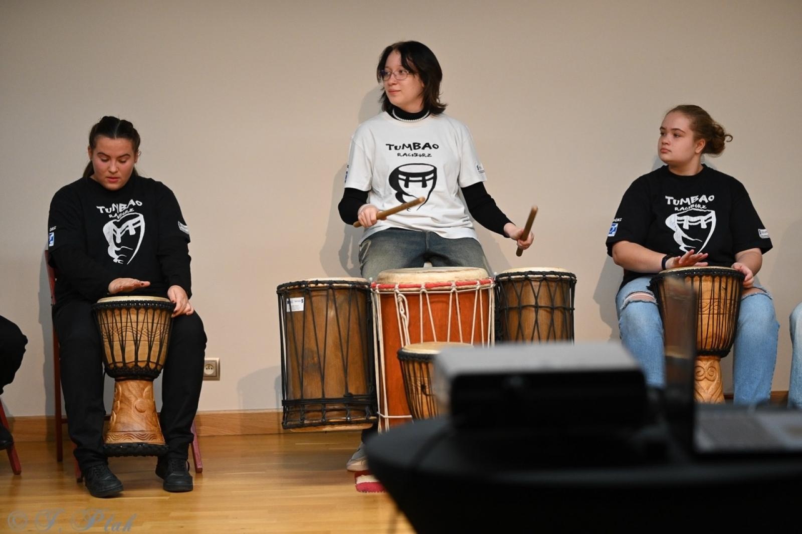 Zdjęcie w galerii na portalu naszraciborz.pl: Jubileusz 10-lecia Stowarzyszenia SPEKTRUM. Konferencja na Zamku Piastowskim wiadomości z regionu