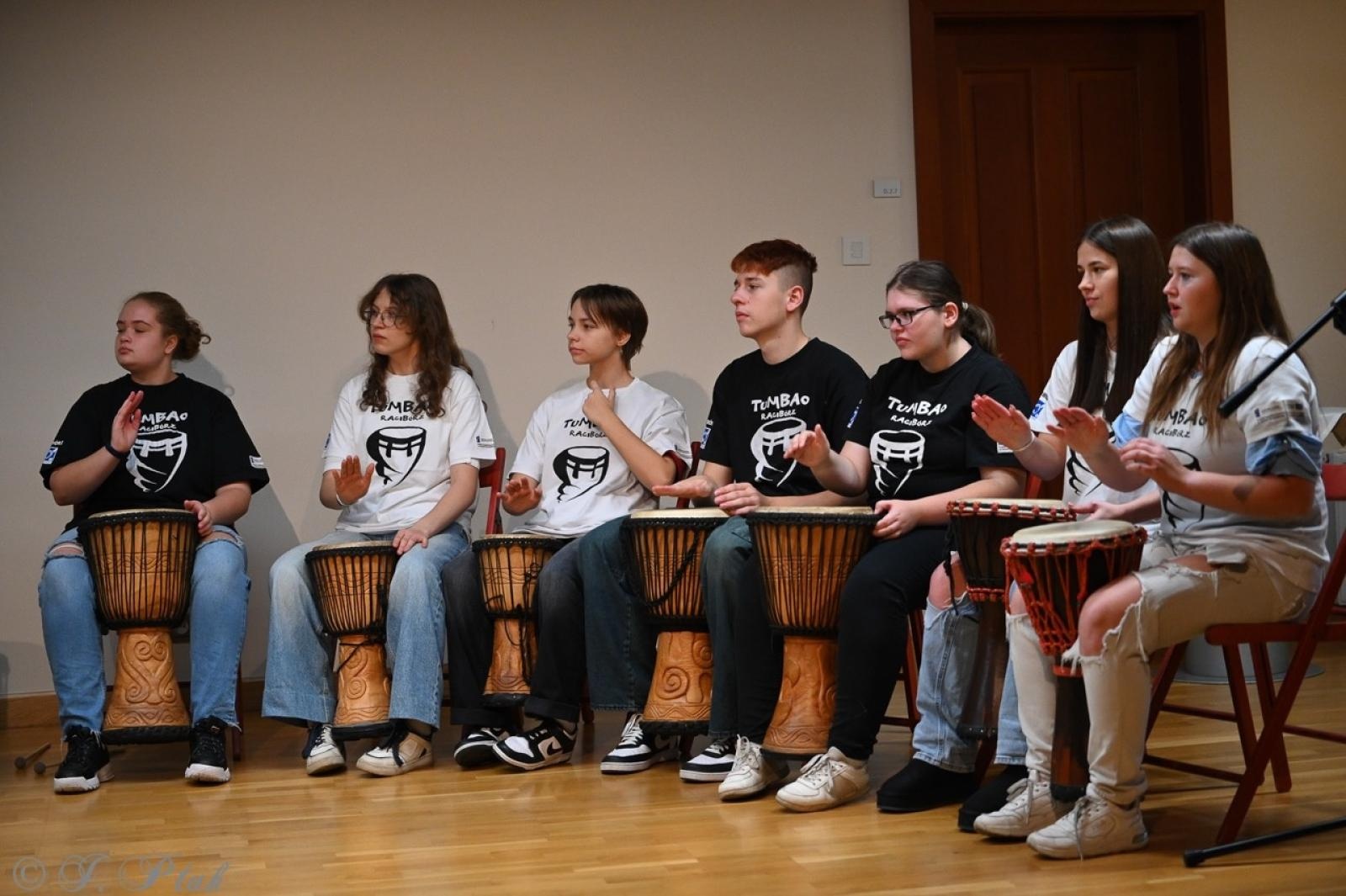 Zdjęcie w galerii na portalu naszraciborz.pl: Jubileusz 10-lecia Stowarzyszenia SPEKTRUM. Konferencja na Zamku Piastowskim wiadomości z regionu