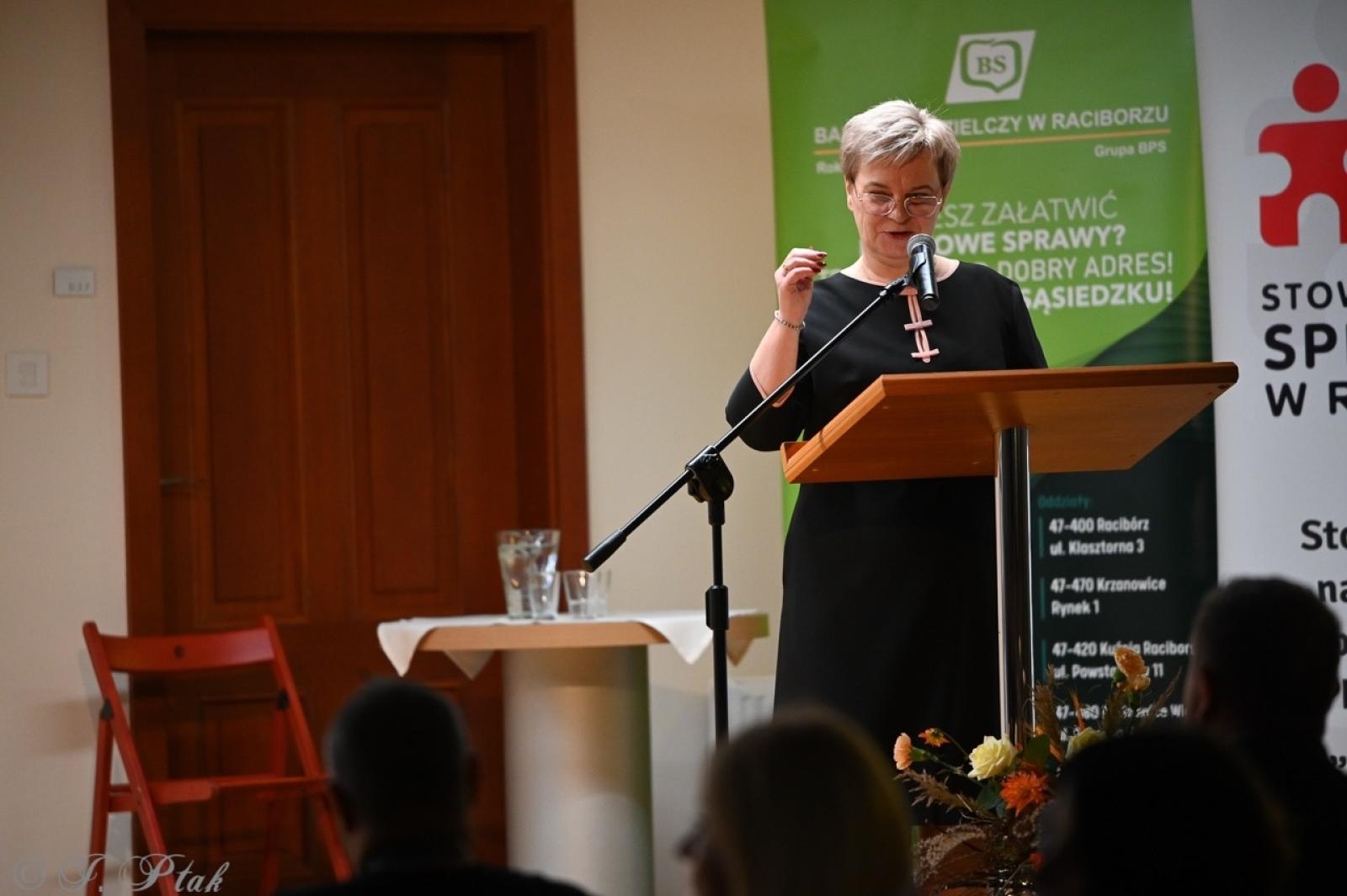 Zdjęcie w galerii na portalu naszraciborz.pl: Jubileusz 10-lecia Stowarzyszenia SPEKTRUM. Konferencja na Zamku Piastowskim wiadomości z regionu