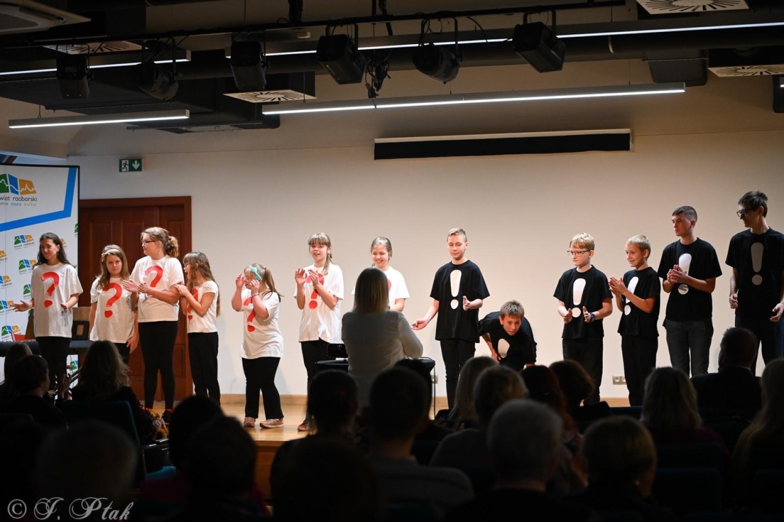 Zdjęcie w galerii na portalu naszraciborz.pl: Jubileusz 10-lecia Stowarzyszenia SPEKTRUM. Konferencja na Zamku Piastowskim wiadomości z regionu