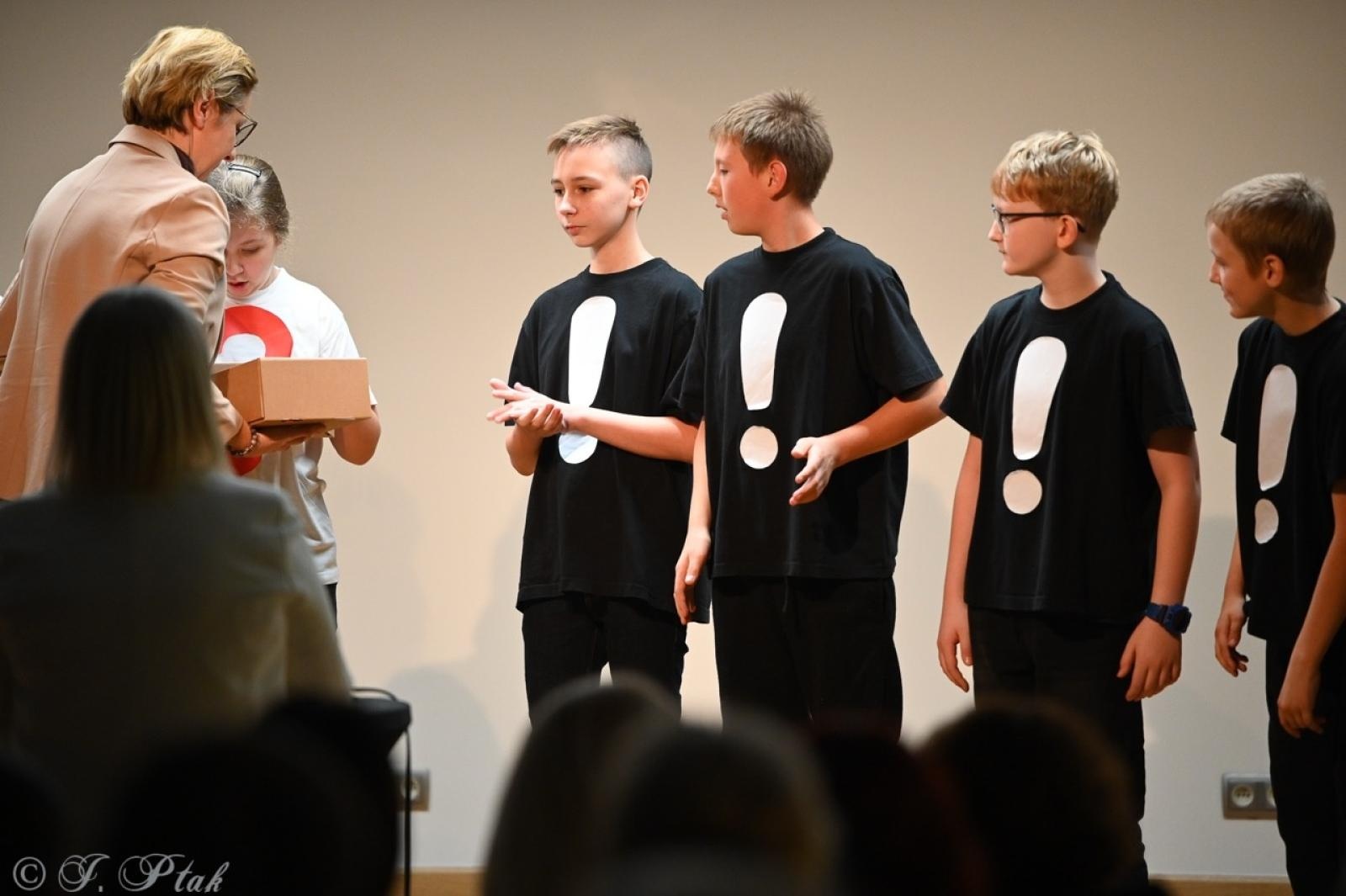 Zdjęcie w galerii na portalu naszraciborz.pl: Jubileusz 10-lecia Stowarzyszenia SPEKTRUM. Konferencja na Zamku Piastowskim wiadomości z regionu