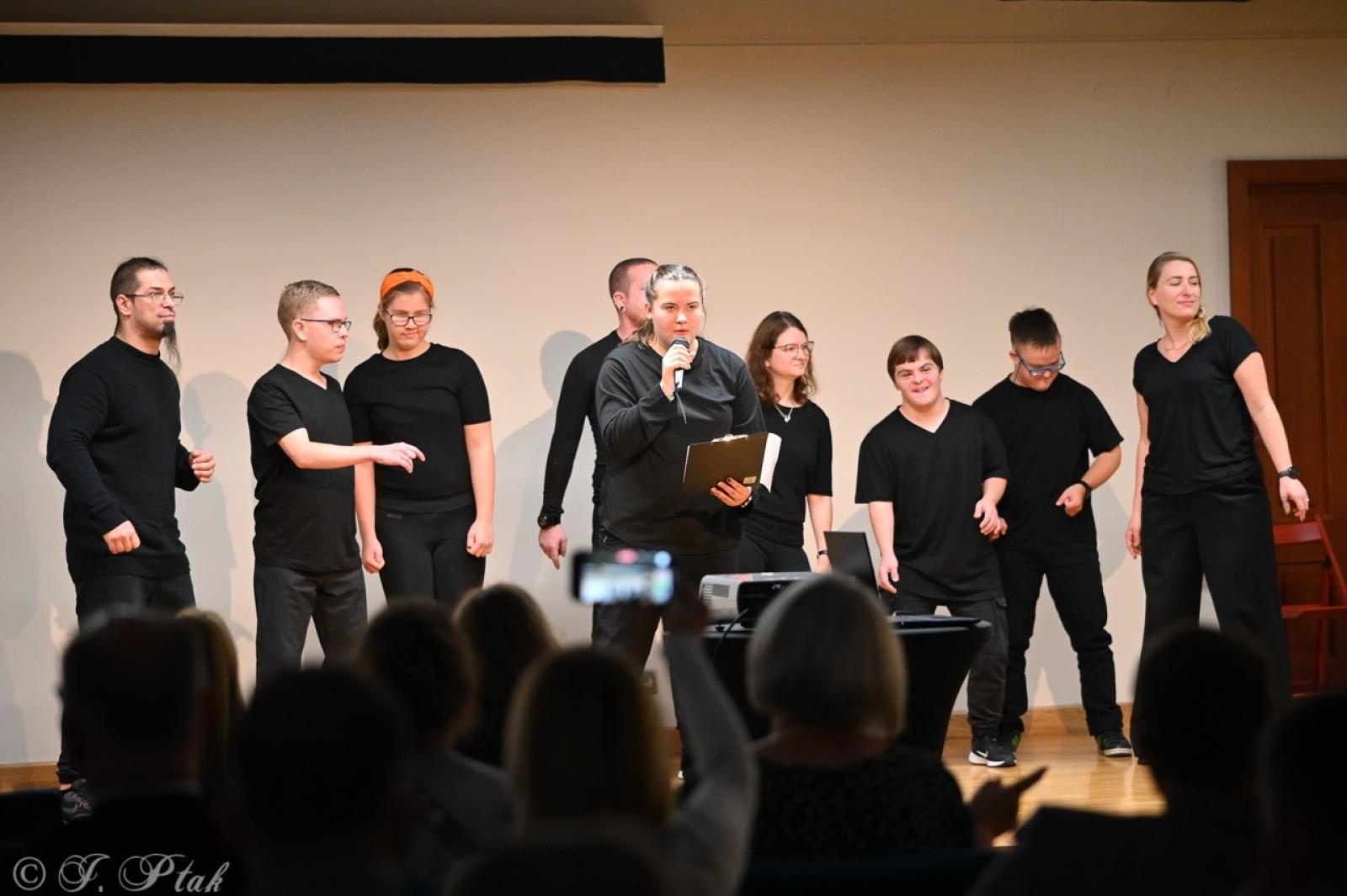 Zdjęcie w galerii na portalu naszraciborz.pl: Jubileusz 10-lecia Stowarzyszenia SPEKTRUM. Konferencja na Zamku Piastowskim wiadomości z regionu