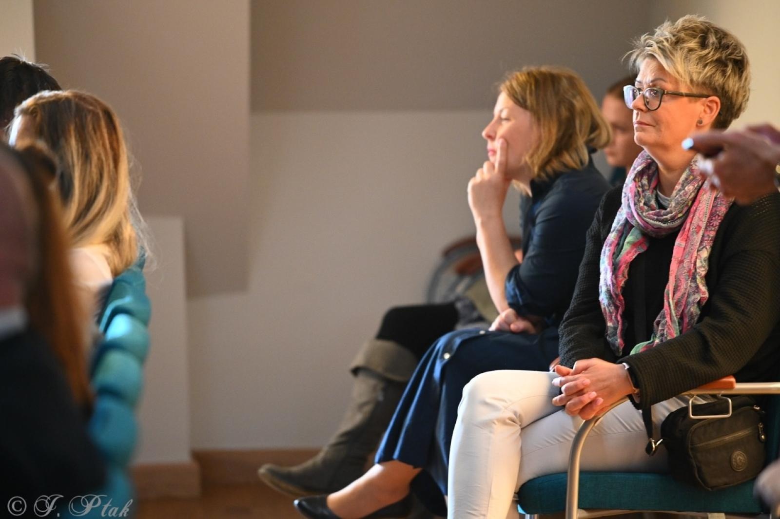 Zdjęcie w galerii na portalu naszraciborz.pl: Jubileusz 10-lecia Stowarzyszenia SPEKTRUM. Konferencja na Zamku Piastowskim wiadomości z regionu