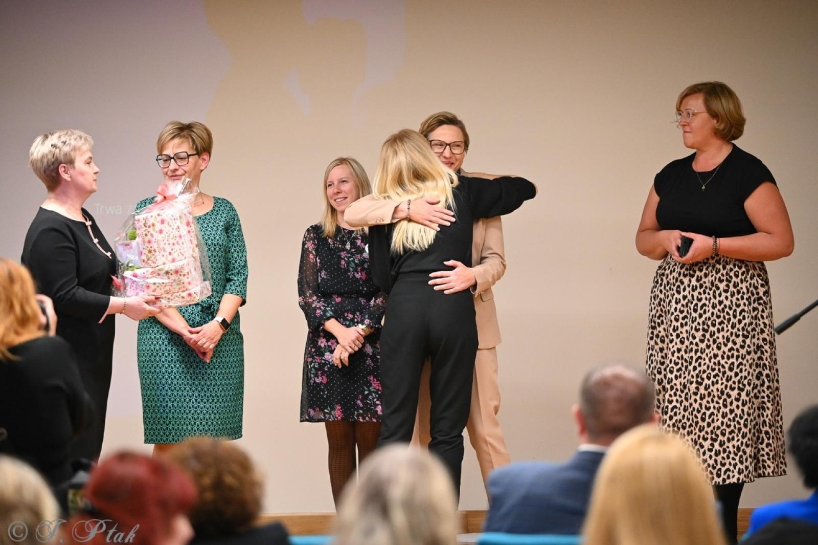 Zdjęcie w galerii na portalu naszraciborz.pl: Jubileusz 10-lecia Stowarzyszenia SPEKTRUM. Konferencja na Zamku Piastowskim wiadomości z regionu