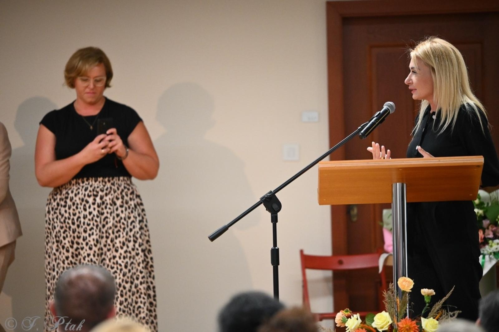 Zdjęcie w galerii na portalu naszraciborz.pl: Jubileusz 10-lecia Stowarzyszenia SPEKTRUM. Konferencja na Zamku Piastowskim wiadomości z regionu