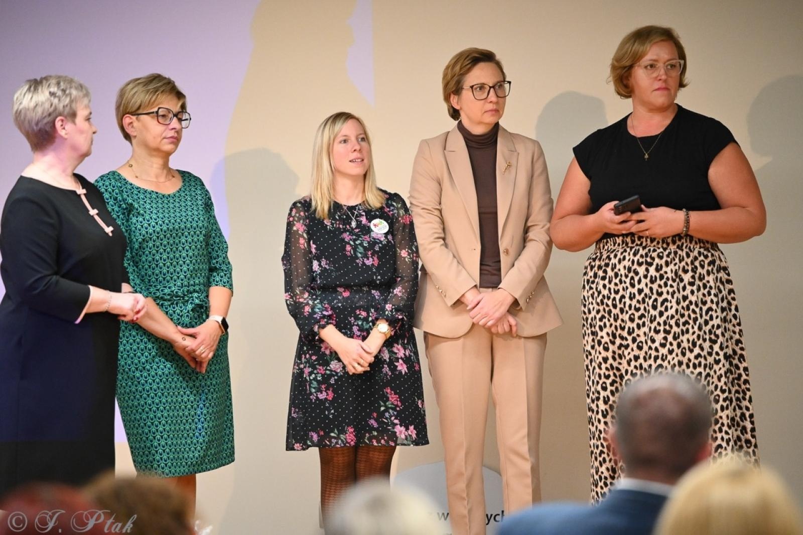 Zdjęcie w galerii na portalu naszraciborz.pl: Jubileusz 10-lecia Stowarzyszenia SPEKTRUM. Konferencja na Zamku Piastowskim wiadomości z regionu