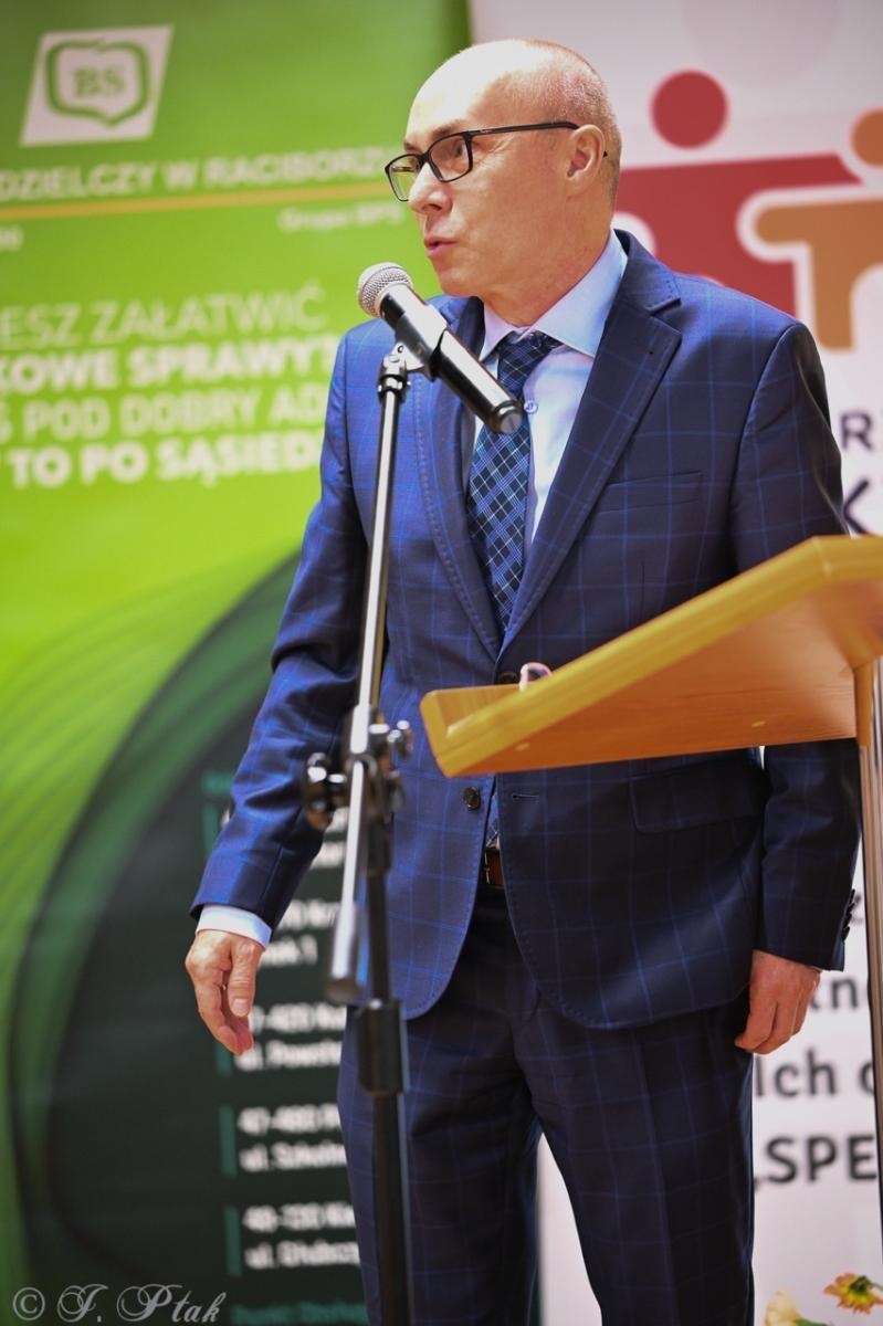 Zdjęcie w galerii na portalu naszraciborz.pl: Jubileusz 10-lecia Stowarzyszenia SPEKTRUM. Konferencja na Zamku Piastowskim wiadomości z regionu