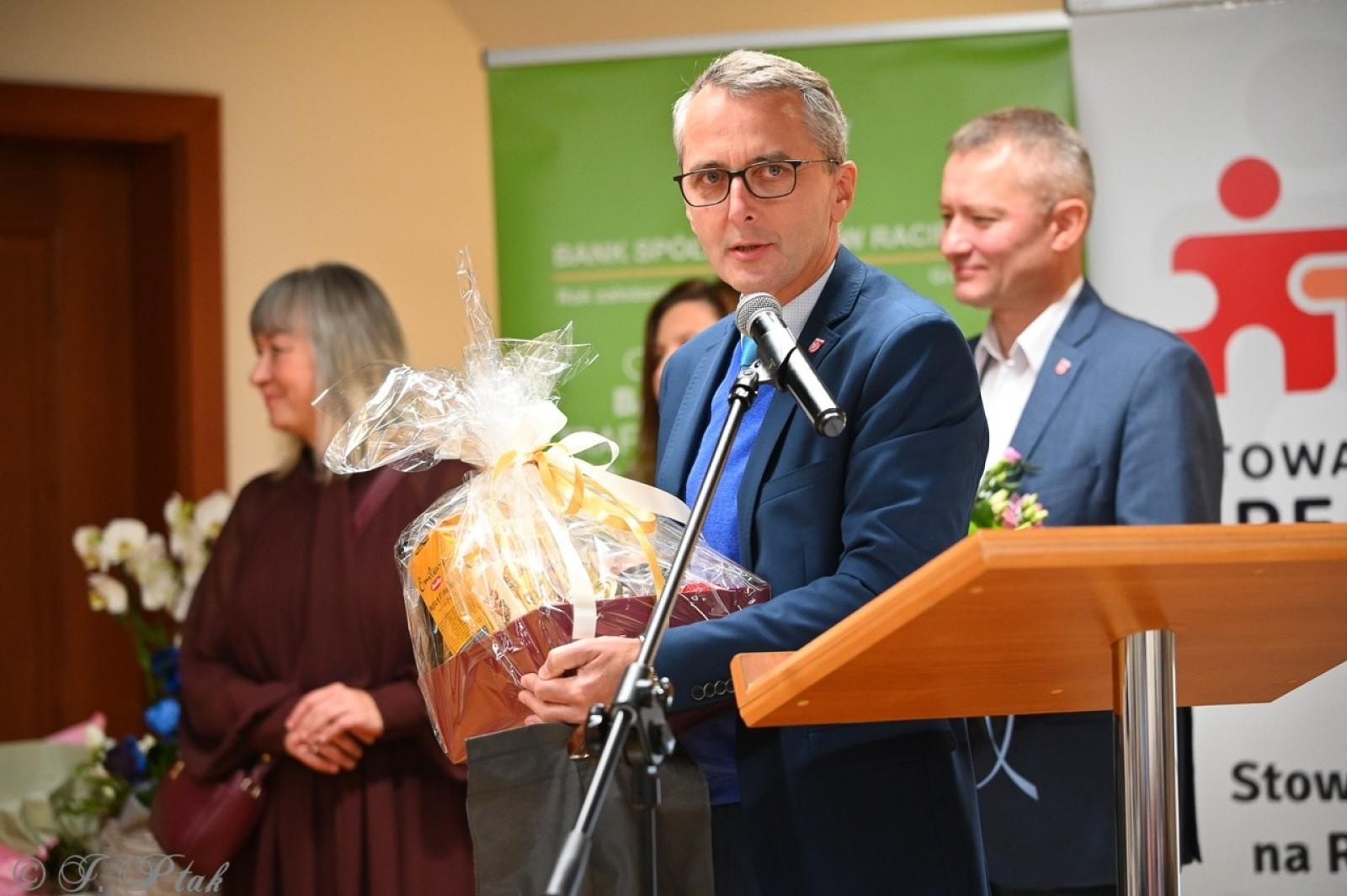 Zdjęcie w galerii na portalu naszraciborz.pl: Jubileusz 10-lecia Stowarzyszenia SPEKTRUM. Konferencja na Zamku Piastowskim wiadomości z regionu