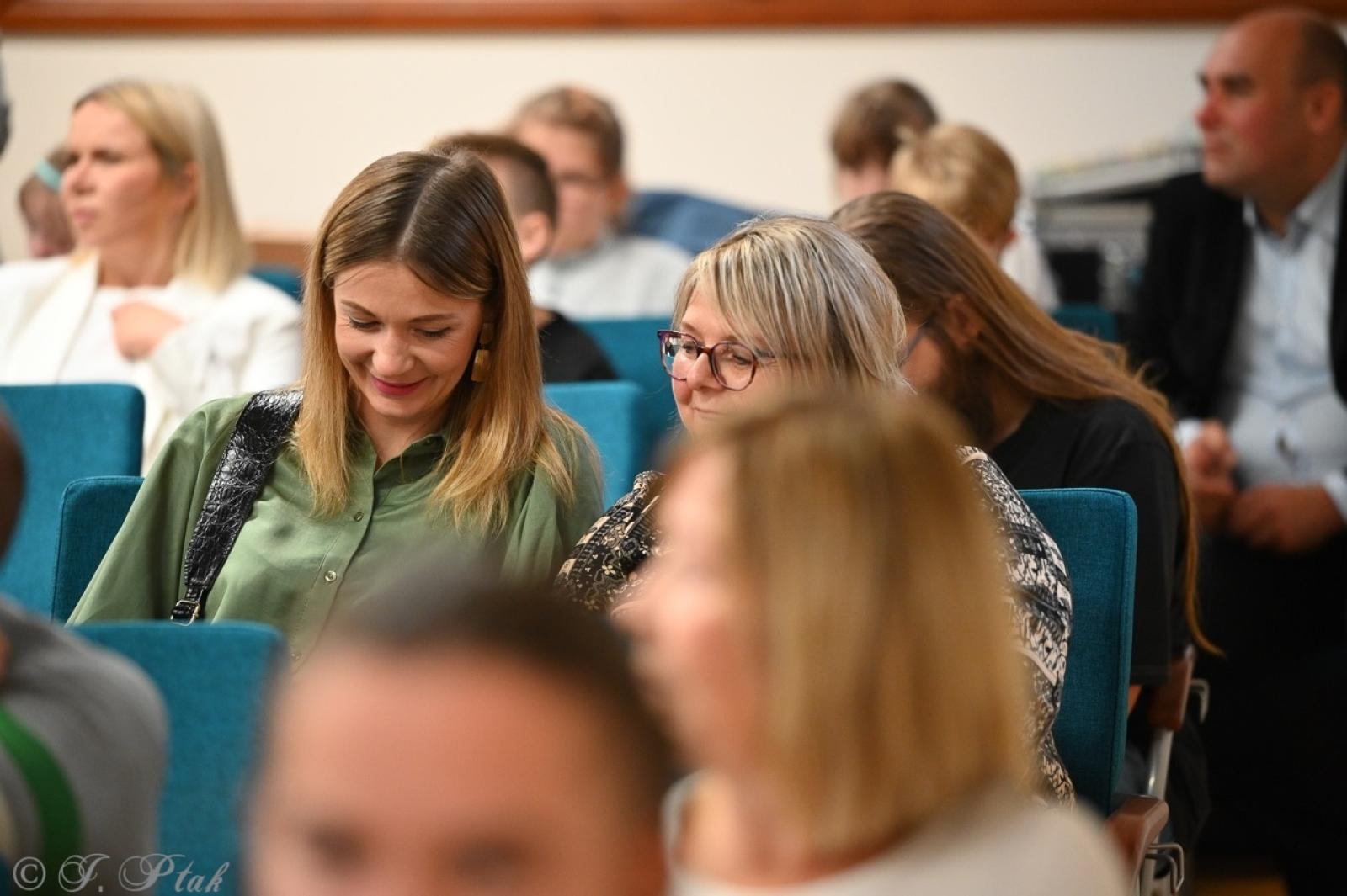 Zdjęcie w galerii na portalu naszraciborz.pl: Jubileusz 10-lecia Stowarzyszenia SPEKTRUM. Konferencja na Zamku Piastowskim wiadomości z regionu