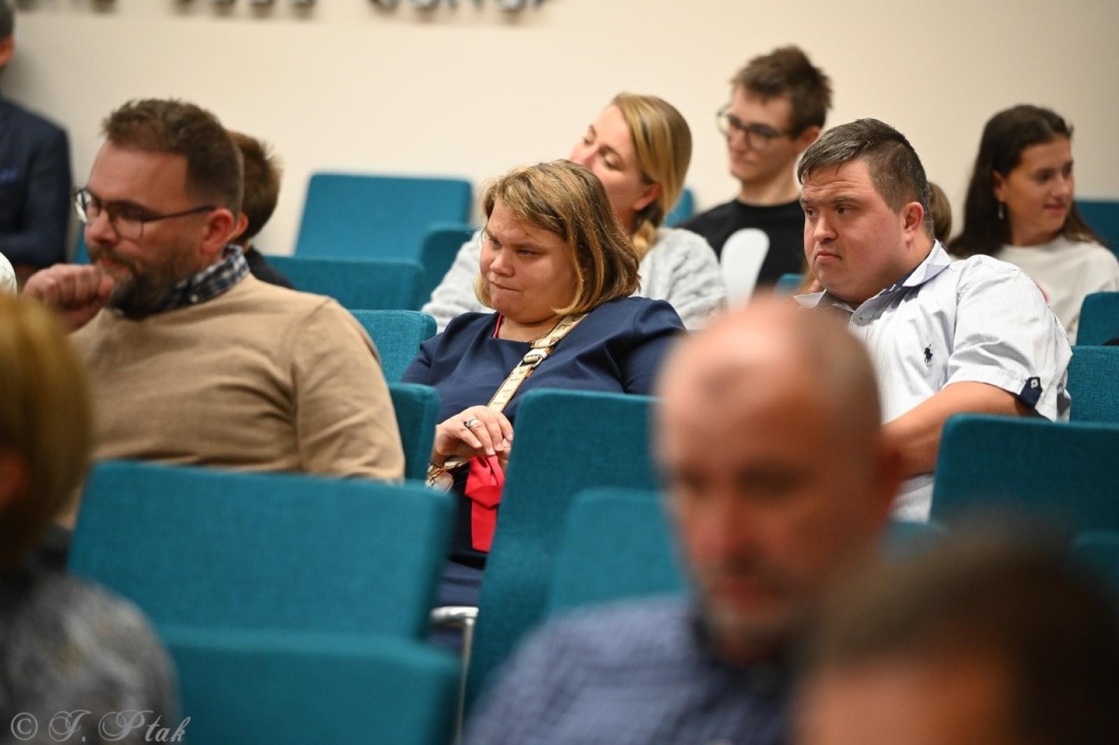 Zdjęcie w galerii na portalu naszraciborz.pl: Jubileusz 10-lecia Stowarzyszenia SPEKTRUM. Konferencja na Zamku Piastowskim wiadomości z regionu