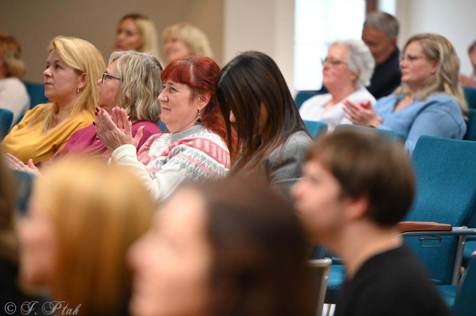 Zdjęcie w galerii na portalu naszraciborz.pl: Jubileusz 10-lecia Stowarzyszenia SPEKTRUM. Konferencja na Zamku Piastowskim wiadomości z regionu