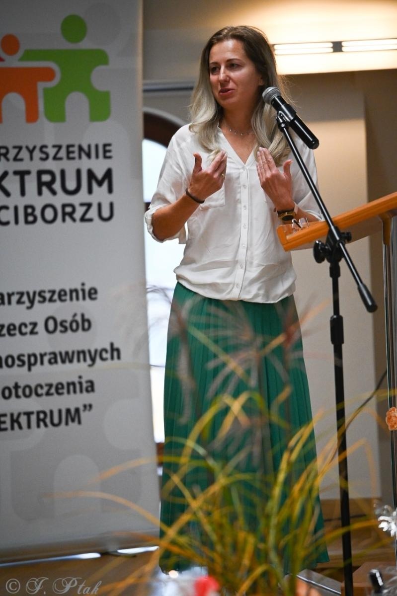 Zdjęcie w galerii na portalu naszraciborz.pl: Jubileusz 10-lecia Stowarzyszenia SPEKTRUM. Konferencja na Zamku Piastowskim wiadomości z regionu