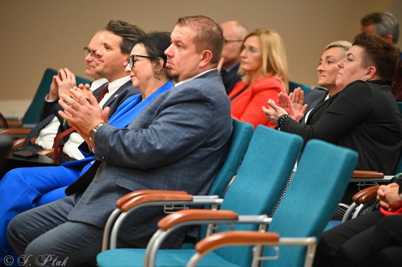 Zdjęcie w galerii na portalu naszraciborz.pl: Jubileusz 10-lecia Stowarzyszenia SPEKTRUM. Konferencja na Zamku Piastowskim wiadomości z regionu