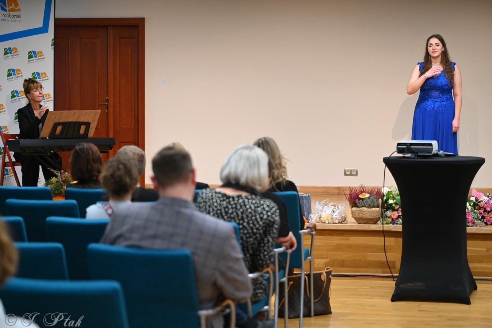 Zdjęcie w galerii na portalu naszraciborz.pl: Jubileusz 10-lecia Stowarzyszenia SPEKTRUM. Konferencja na Zamku Piastowskim wiadomości z regionu